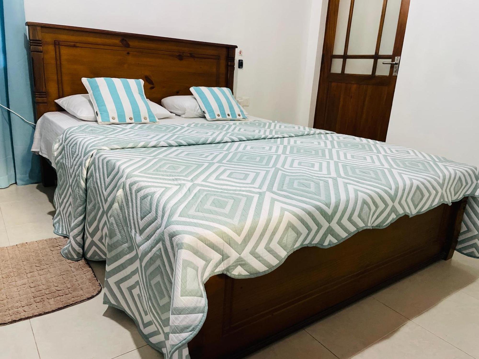 Unique Villa Kandy Esterno foto