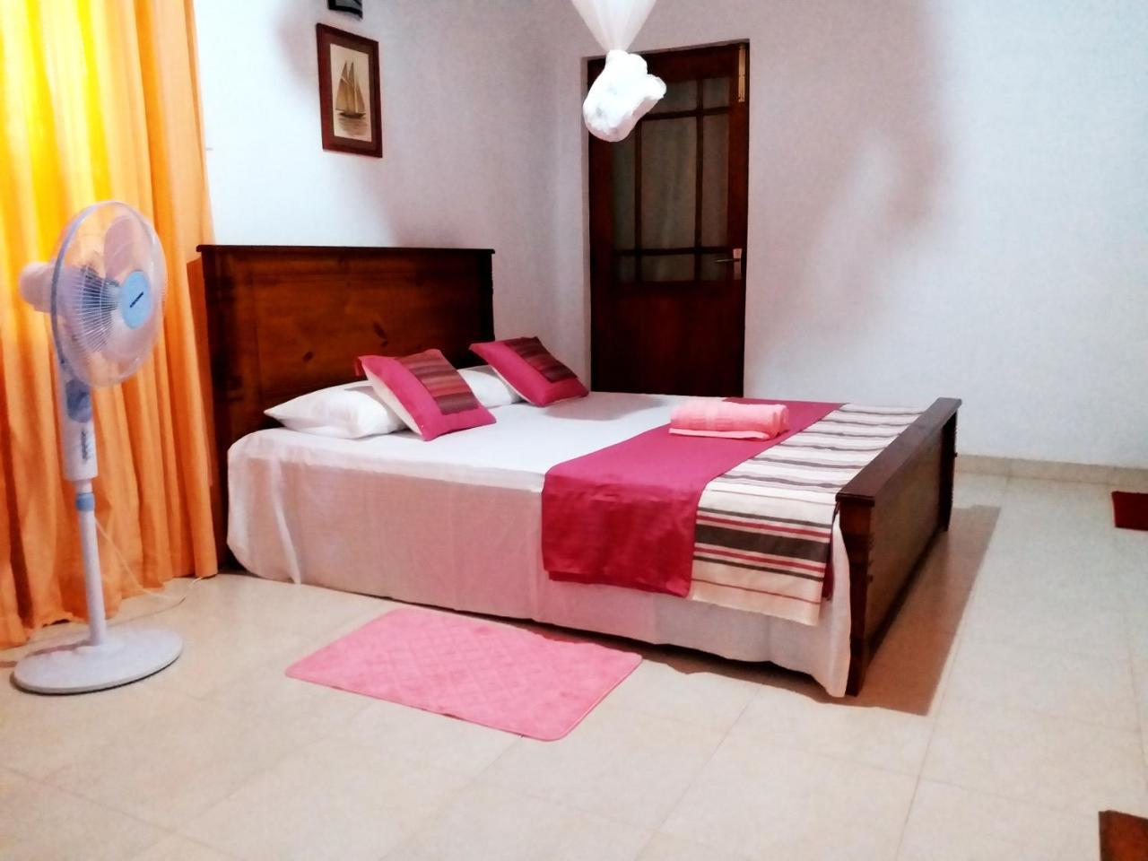 Unique Villa Kandy Esterno foto