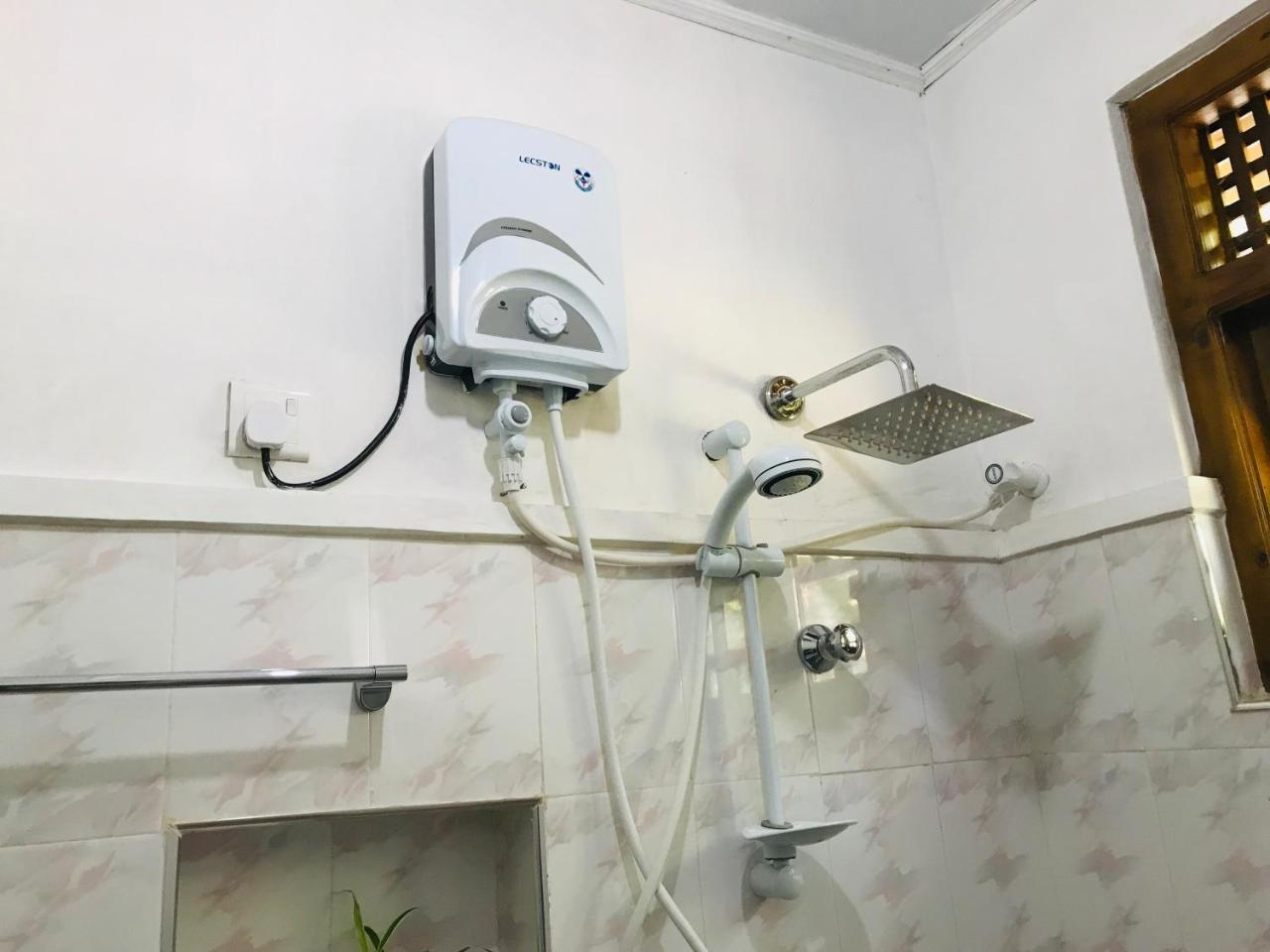 Unique Villa Kandy Esterno foto