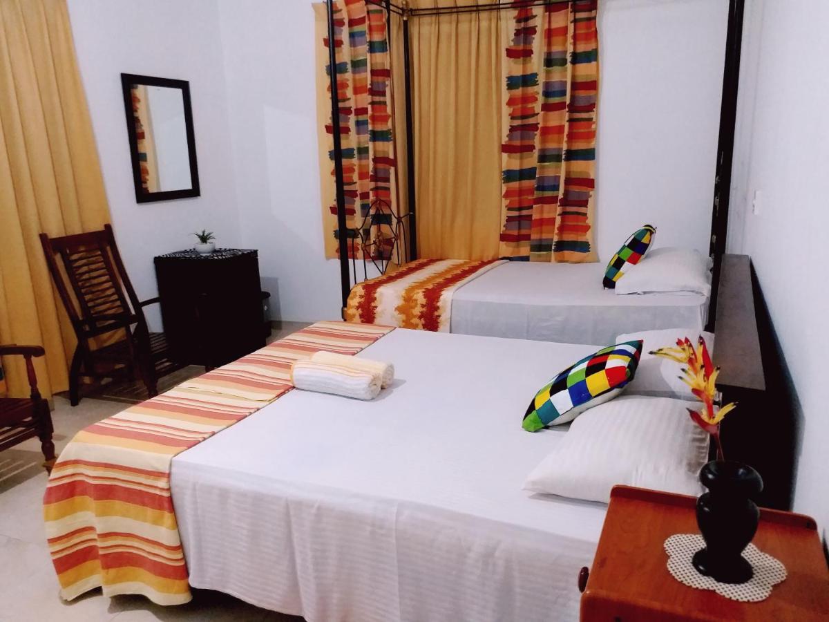 Unique Villa Kandy Esterno foto