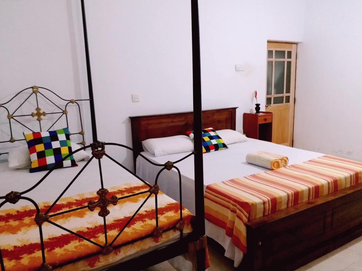 Unique Villa Kandy Esterno foto