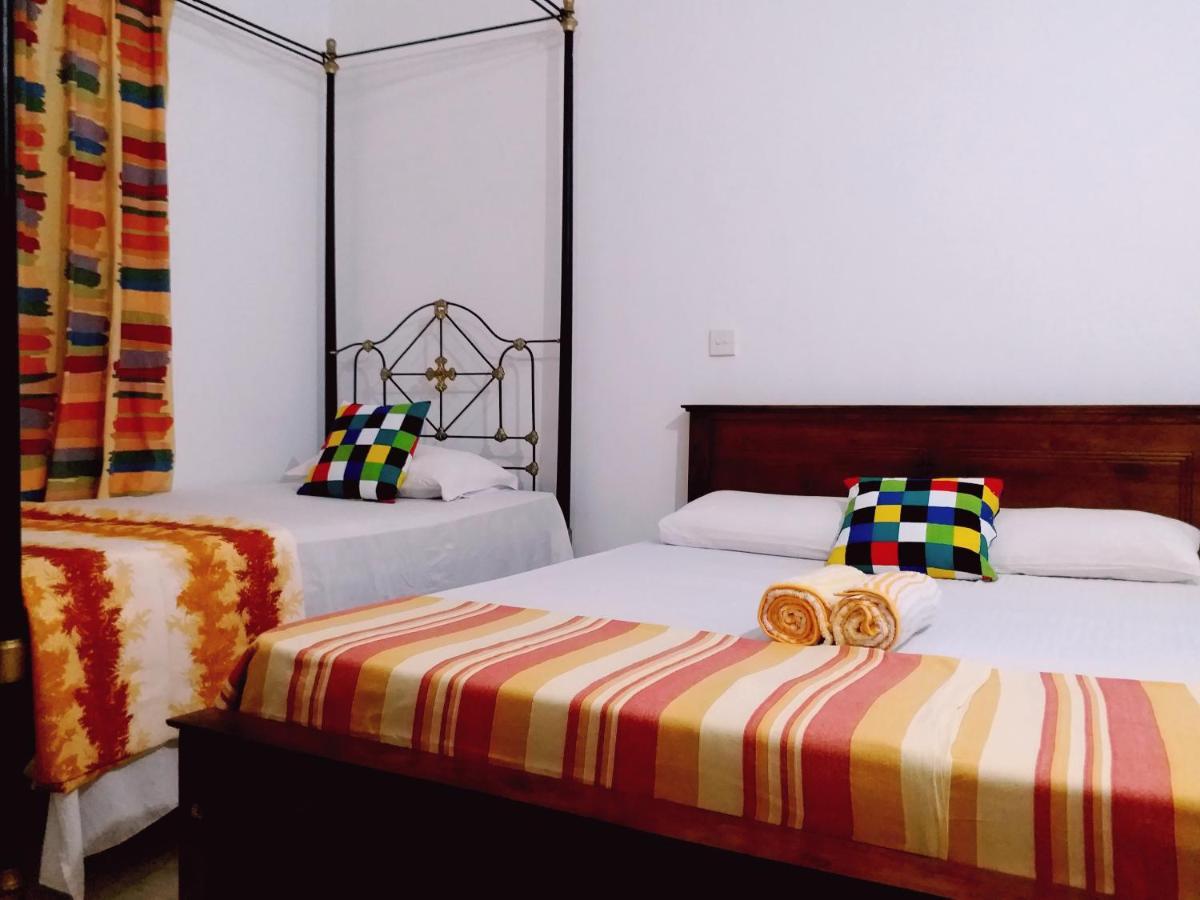 Unique Villa Kandy Esterno foto